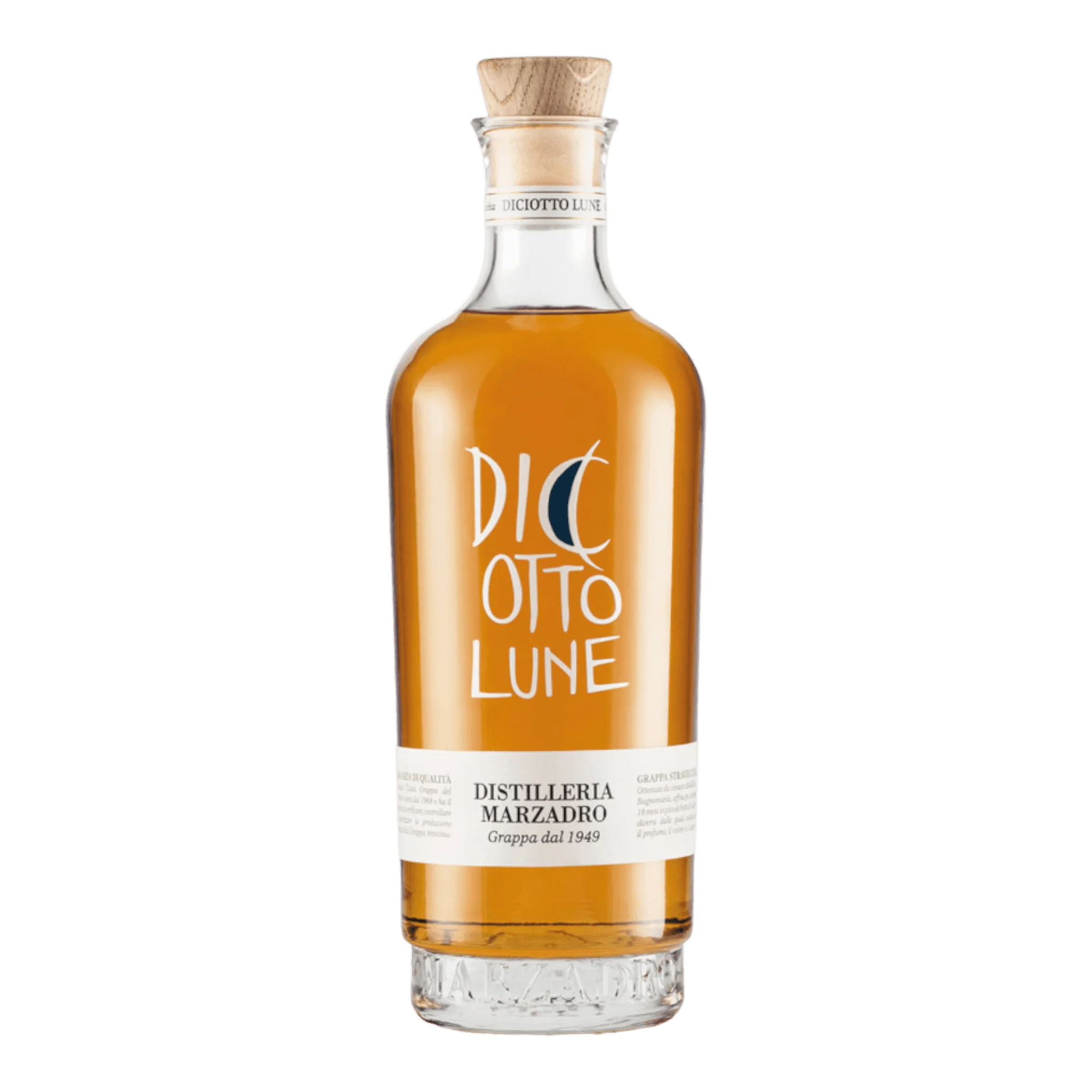 Flasche mit bernsteinfarbenem Marzadro Grappa Stravecchia Le Diciotto Lune